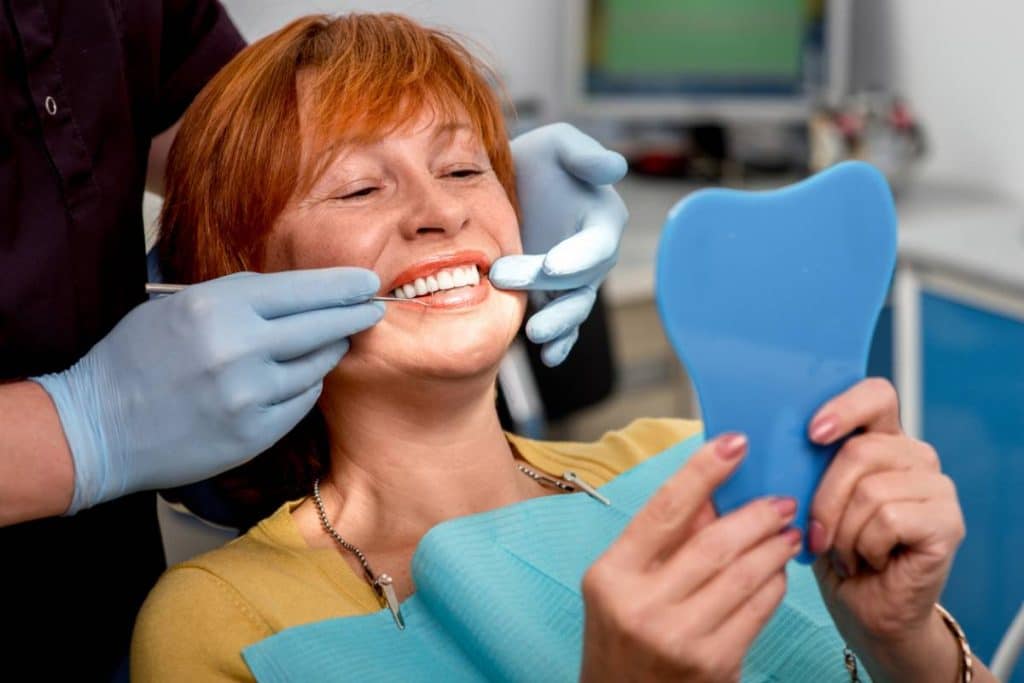 prothese et implant dentaire quelle est la difference entre ces deux solutions