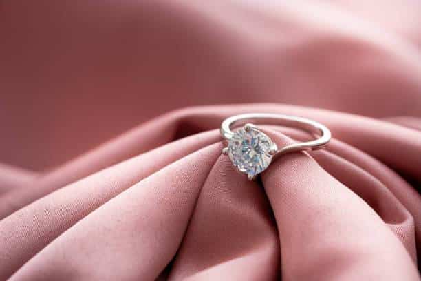 comment reconnaitre une bague de luxe